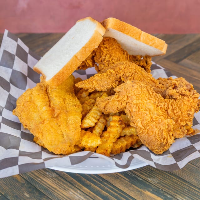 3 Pcs Whole Wings and Catfish or Whiting Fish.